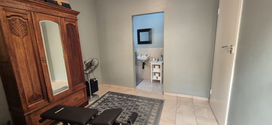 5 Bedroom Property for Sale in Table View Western Cape